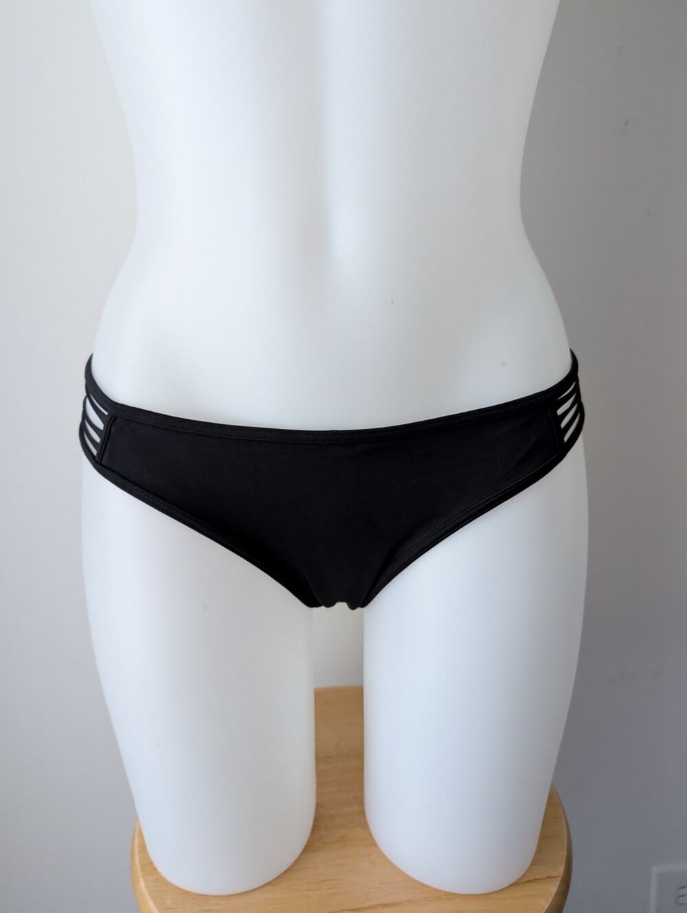 victoria‘s secret super strappy itsy bikini bottom